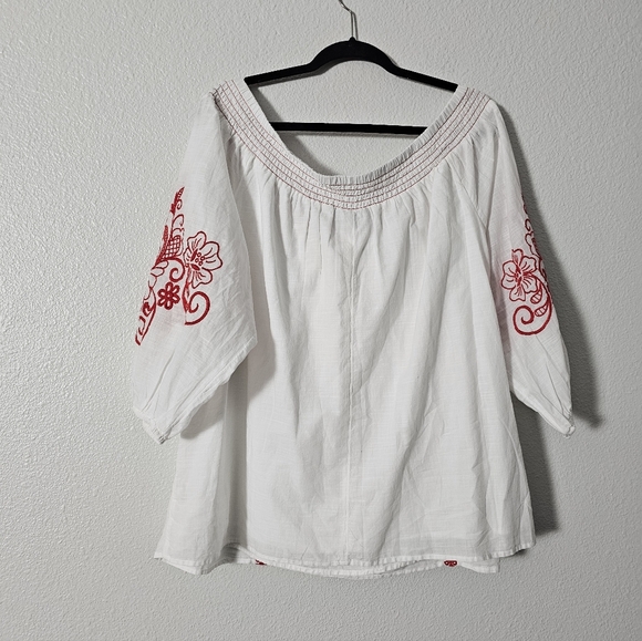 Off-Shoulder White Top with Red Embroidery Sz 18/20 - Picture 5 of 10